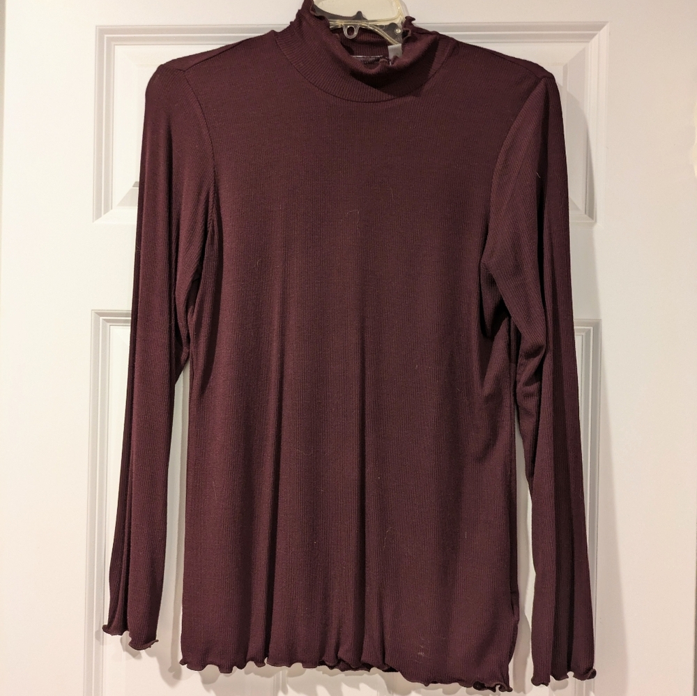 Tahari Lettuce Edge Pullover Dressy Top M - Picture 2 of 11